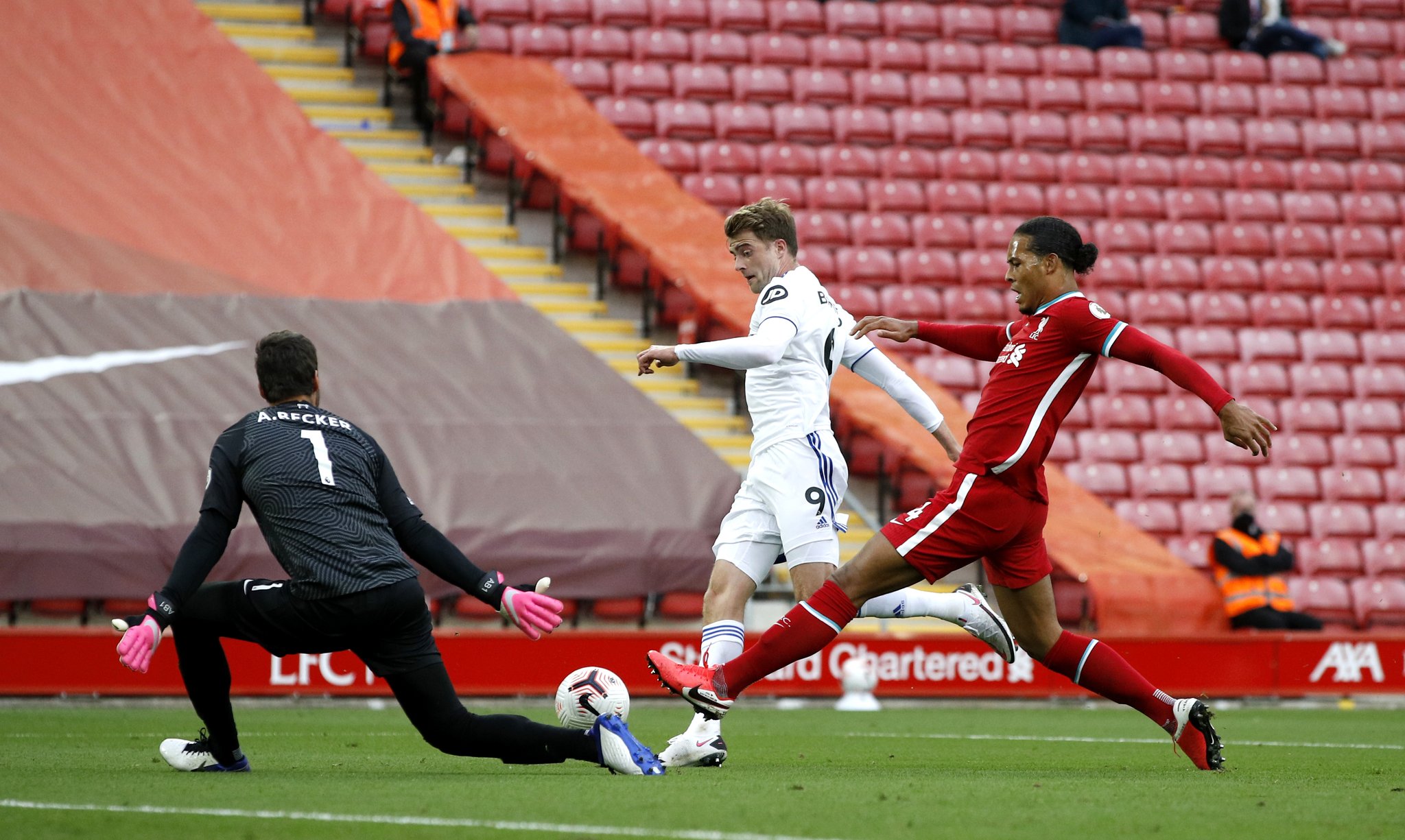 要求极为严 要求极为严